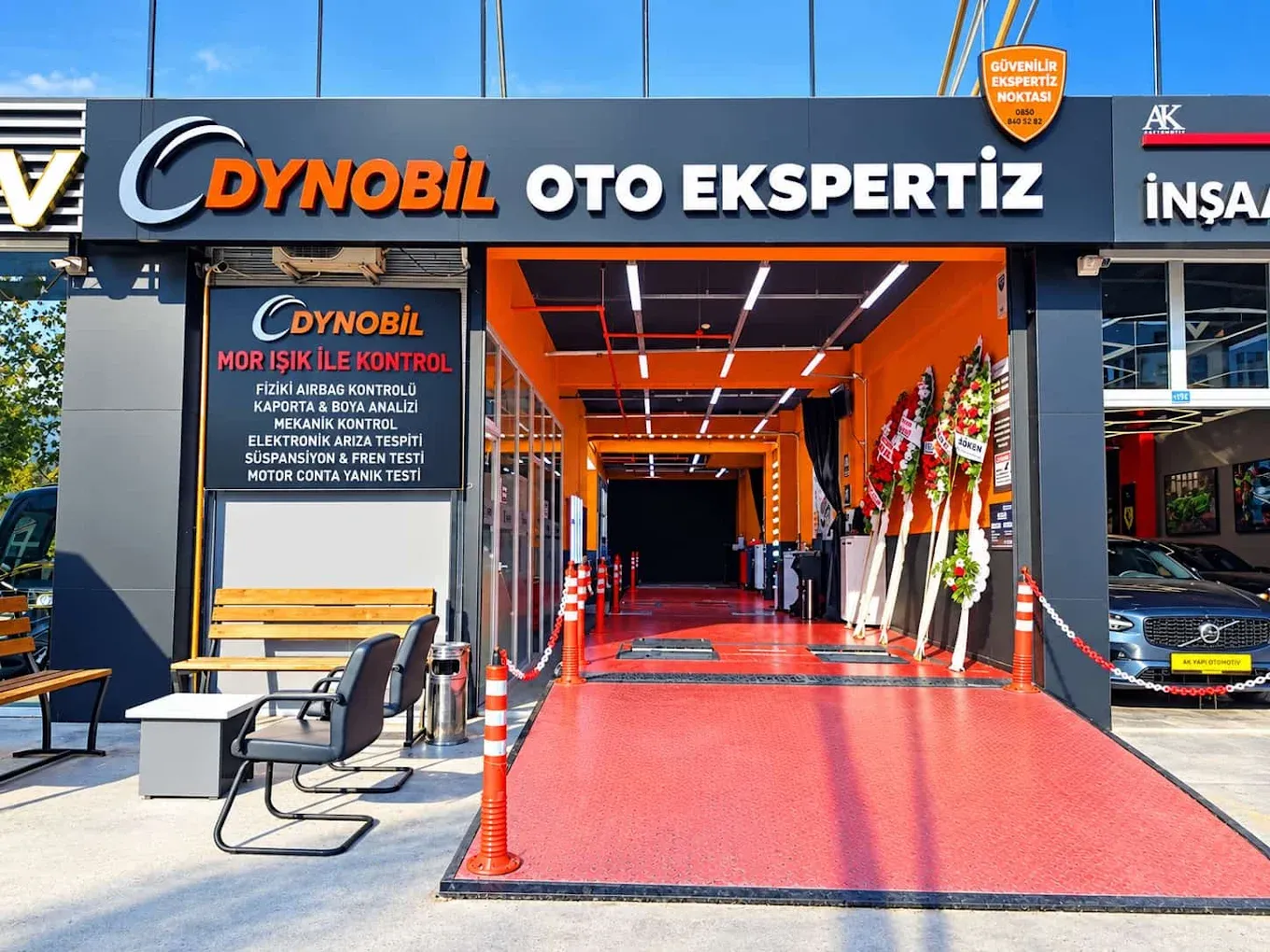 Dynobil Oto Ekspertiz Serdivan şubesinin girişi ve test hattı